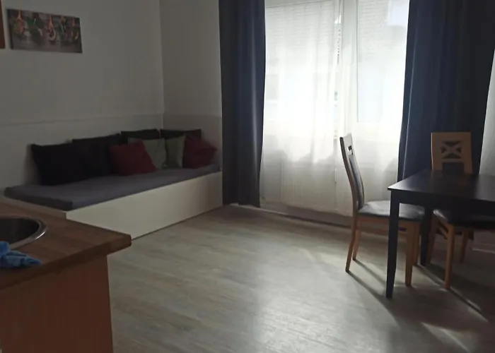 Helle Ferienwohnung an der Rheinpromenade 50 qm